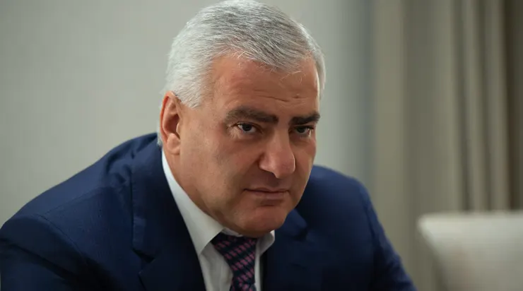 Սպեցնազը դուրս եկավ Սամվել Կարապետյանի տնից