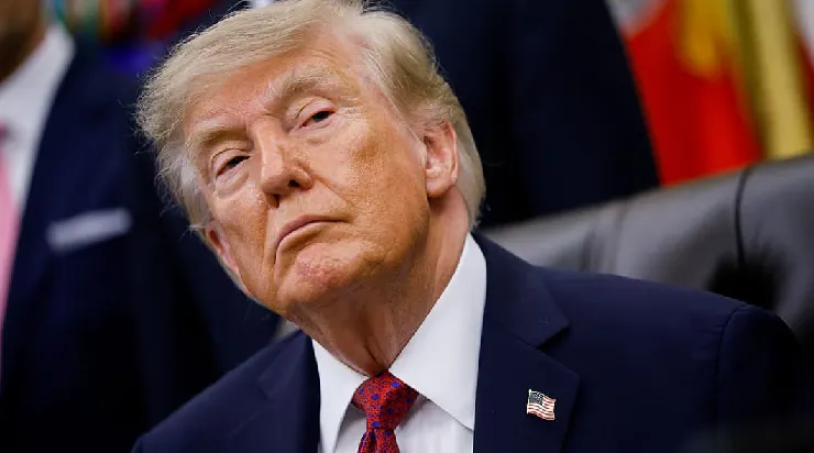Trump’s new hair color is a topic of discussion on the Internet